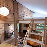 'Watch Maker' 3 Bedroom Apartment *