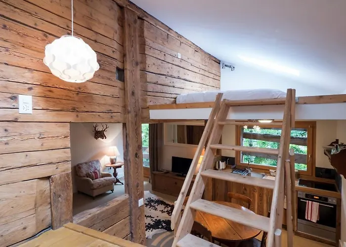'Watch Maker' 3 Bedroom Apartment *