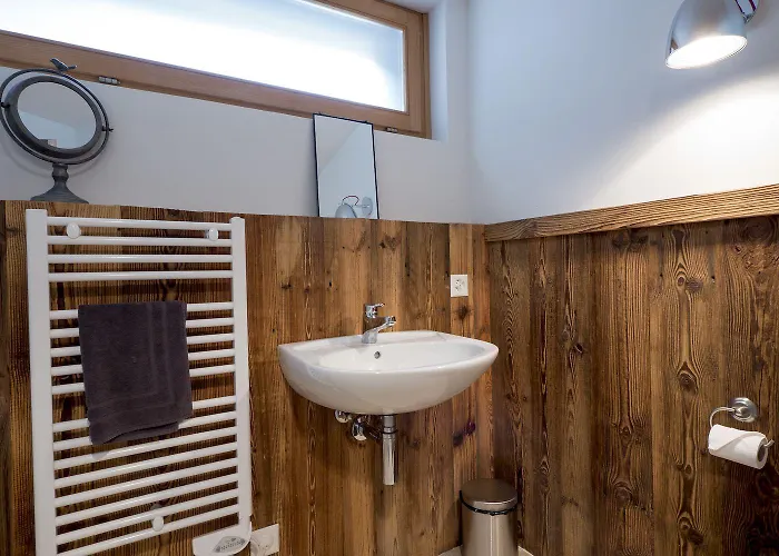 'Watch Maker' 3 Bedroom Apartment *