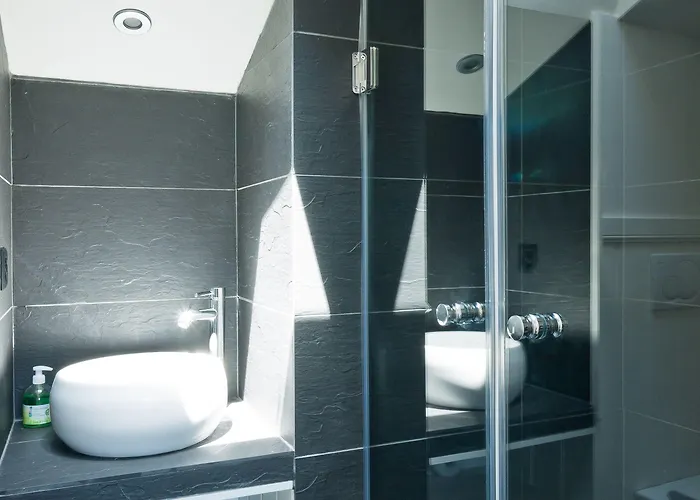 'Watch Maker' 3 Bedroom Apartment