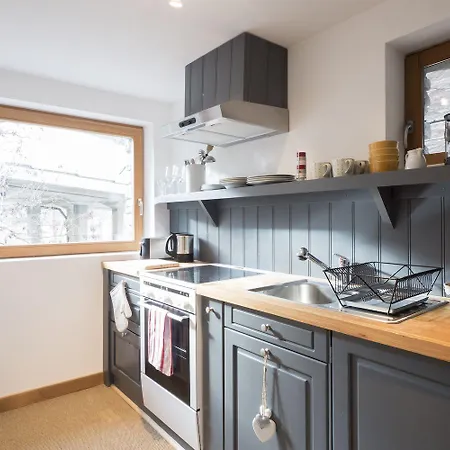 アパート 'Watch Maker' 3 Bedroom Apartment *