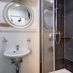 'Watch Maker' 3 Bedroom Apartment *