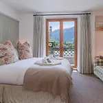 'Watch Maker' 3 Bedroom Apartment *