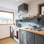 דירה 'Watch Maker' 3 Bedroom Apartment *
