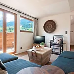 'Watch Maker' 3 Bedroom Apartment *